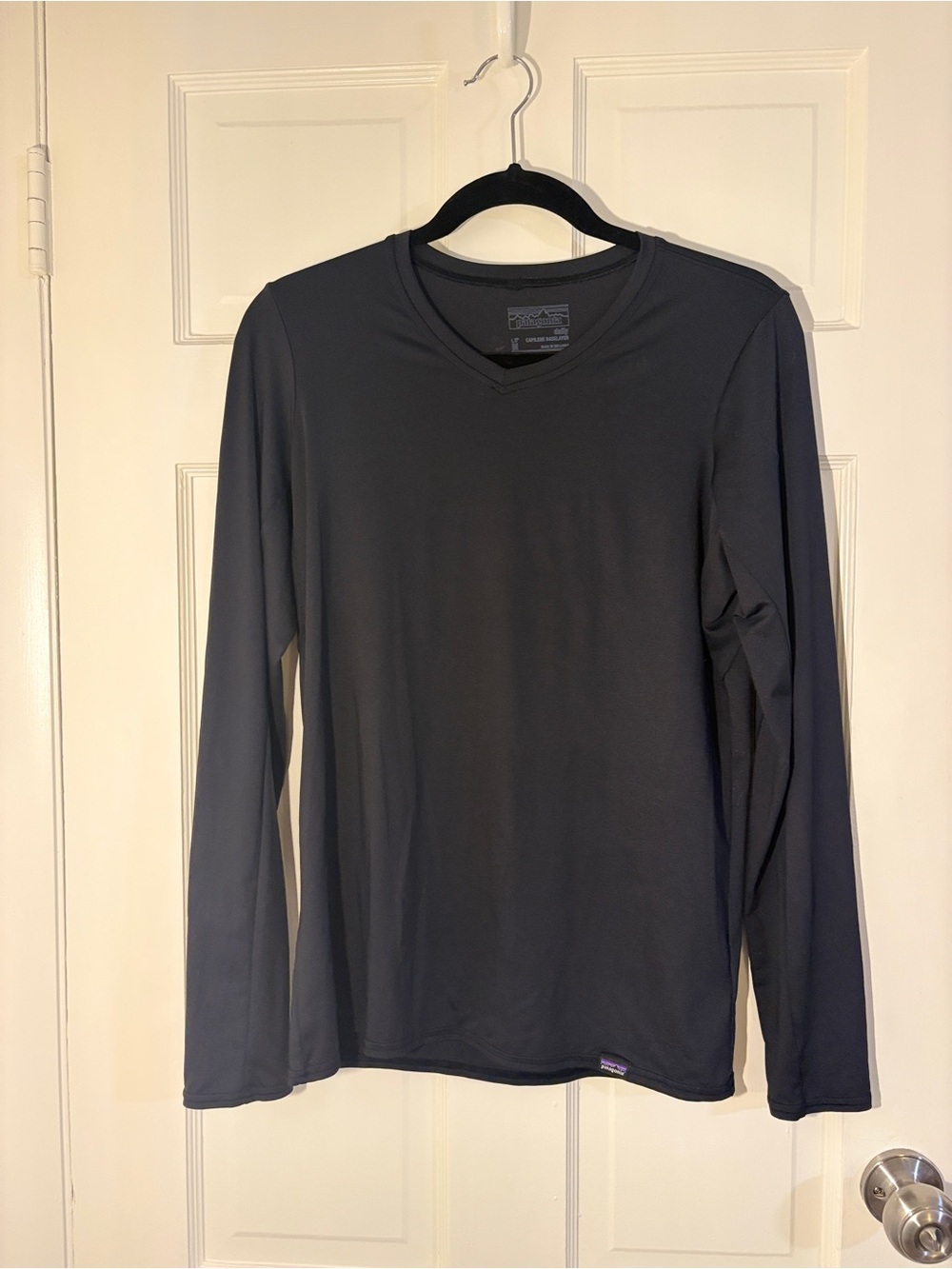 Patagonia Capilene Daily Long Sleeve V-Neck Baselayer Black Medium Women’s